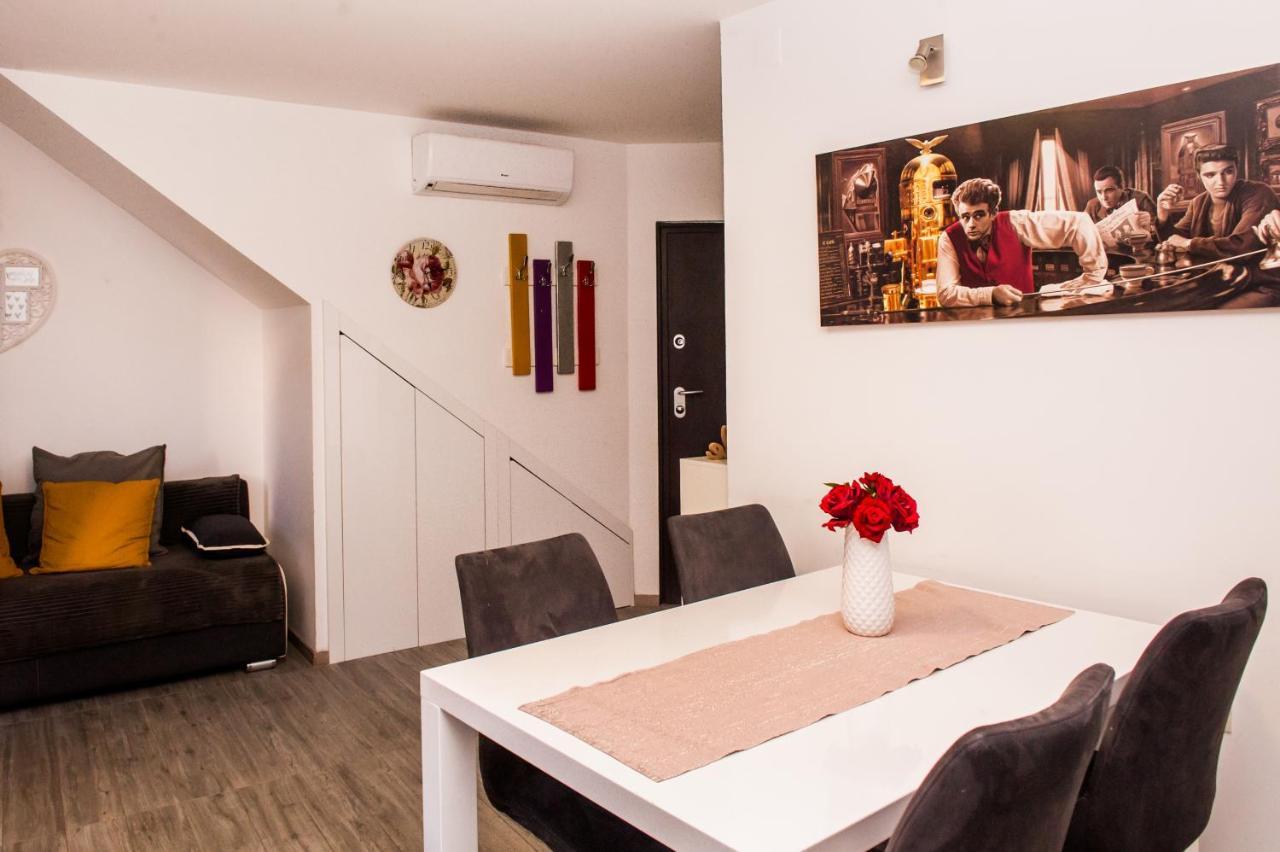 Miki - City Center Apartment With Large Balcony Split Exterior photo